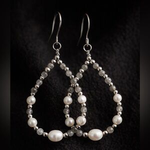 Freshwater pearl & labradorite structured teardrop hoop earrings stainless steel